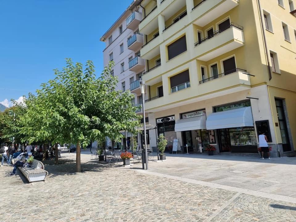 Mary House Apartment Sondrio Bagian luar foto