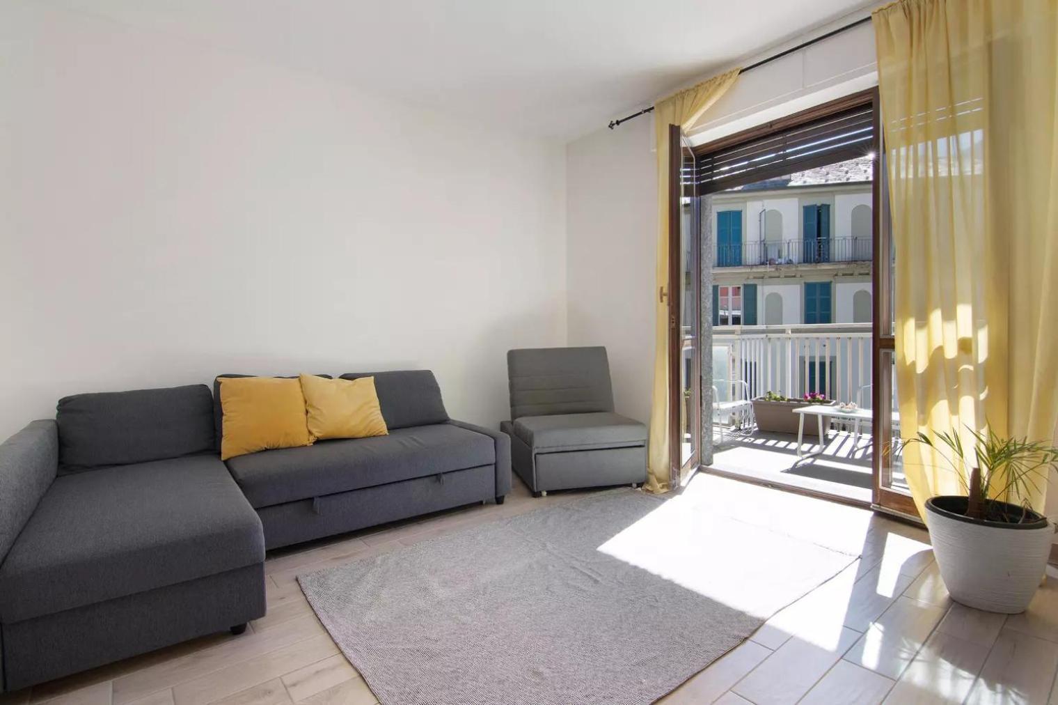 Mary House Apartment Sondrio Bagian luar foto