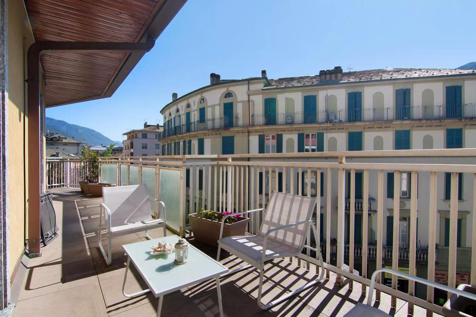 Mary House Apartment Sondrio Bagian luar foto